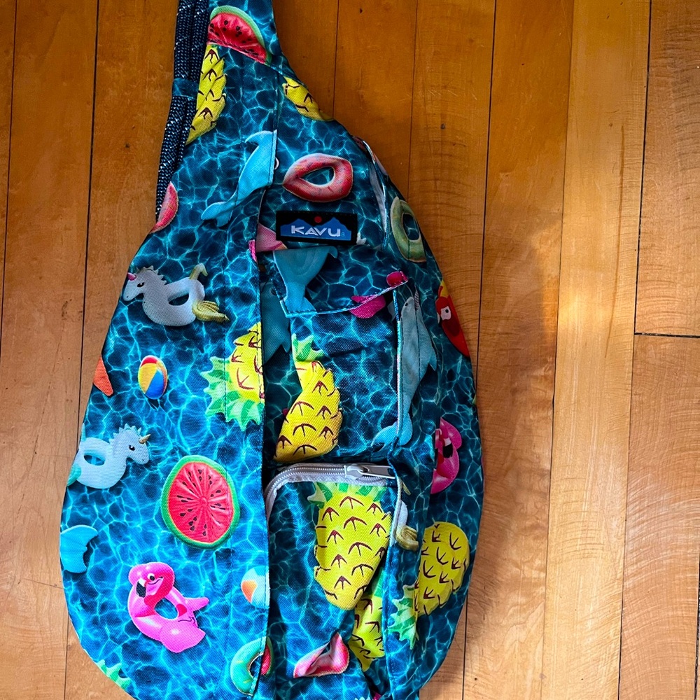 Kavu rope sling bag with pool floats design